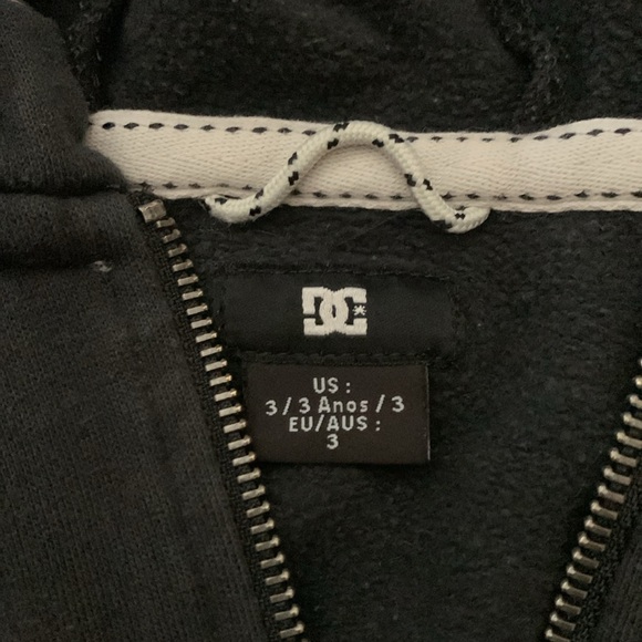 4T D/C black zip up hoodie w/ front pockets. gently used condition - Picture 3 of 5